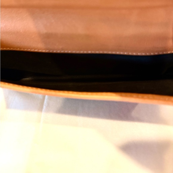 Beautiful Gucci Double Sided Long Wallet Featuring The Signature GG Monogram - Picture 9 of 9